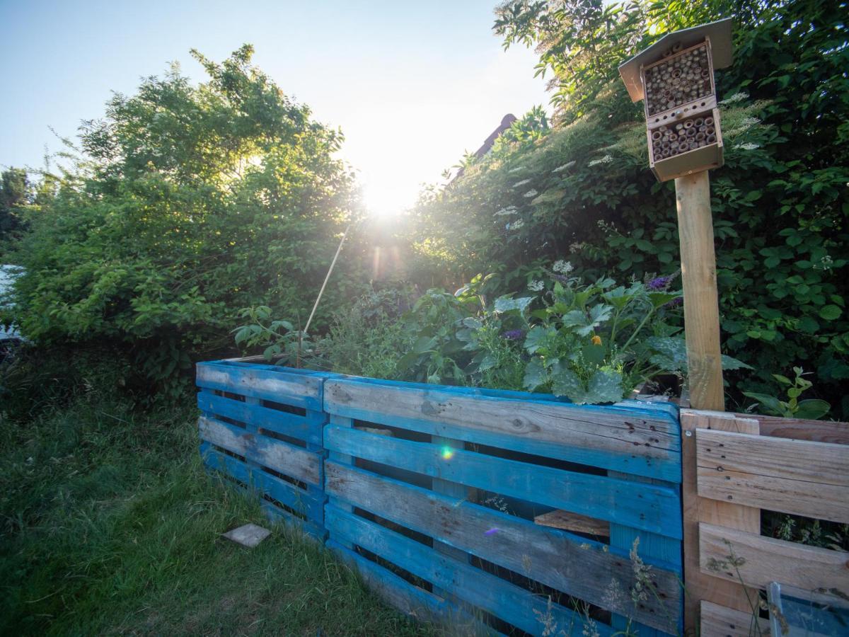 Hostel Oder Ferienwohnung 1-16 Personen Im Blauen Haus Fehmarn Eksteriør bilde
