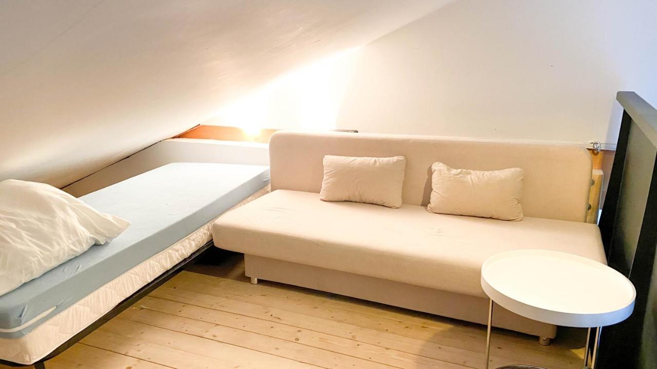 Hostel Oder Ferienwohnung 1-16 Personen Im Blauen Haus Fehmarn Eksteriør bilde