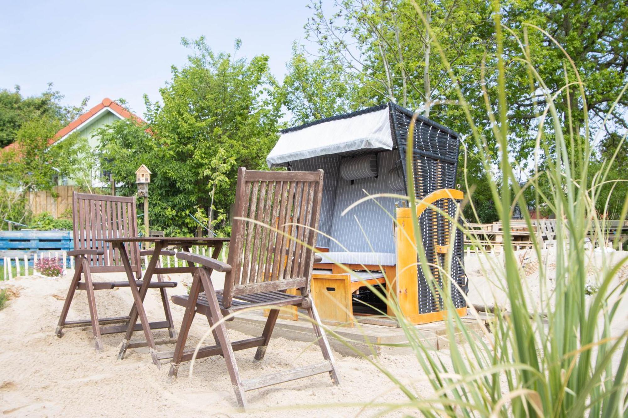Hostel Oder Ferienwohnung 1-16 Personen Im Blauen Haus Fehmarn Eksteriør bilde