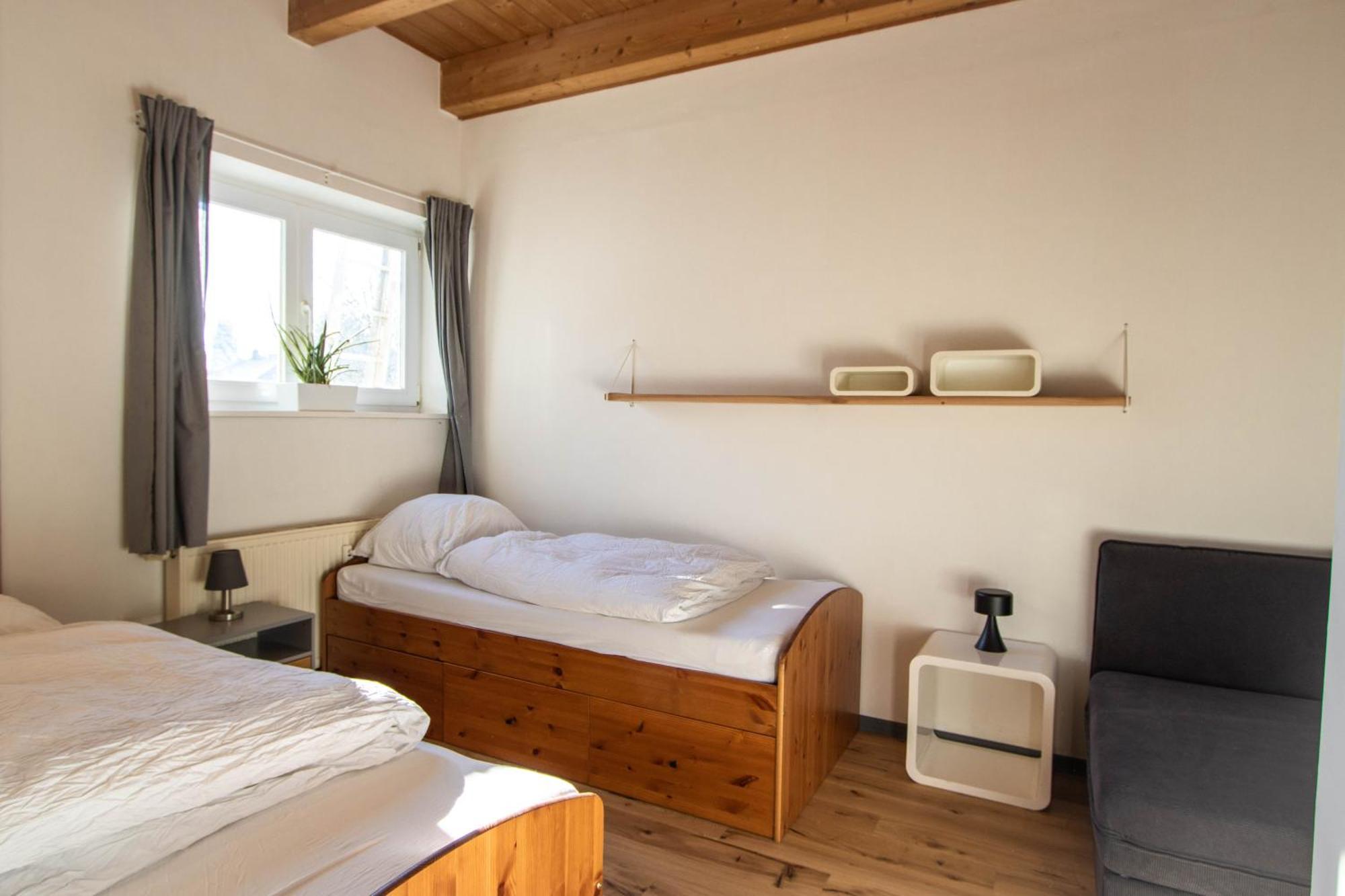 Hostel Oder Ferienwohnung 1-16 Personen Im Blauen Haus Fehmarn Eksteriør bilde